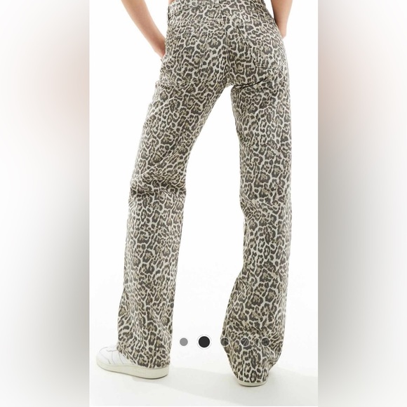 Stradivarius High Rise Cream and Brown Jeans - Picture 2 of 7